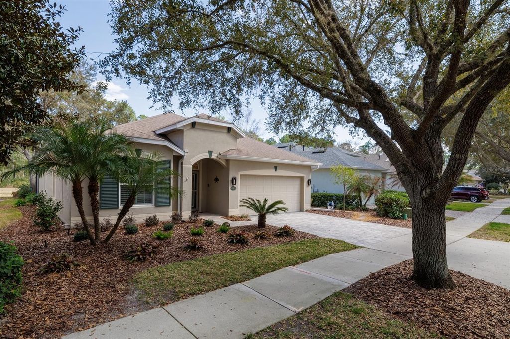 Image 45 of property listing at 526 HERON POINT WAY, Deland, FL 32724