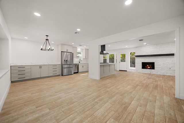 9739 Philmont Drive, Houston, TX 77080