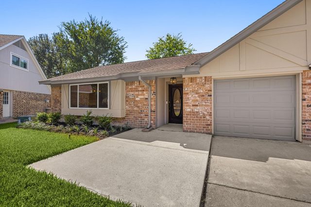 9739 Philmont Drive, Houston, TX 77080