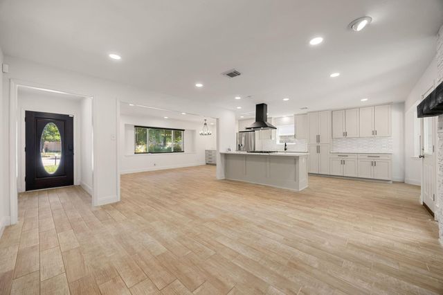 9739 Philmont Drive, Houston, TX 77080