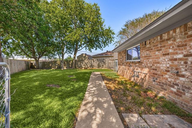 9739 Philmont Drive, Houston, TX 77080