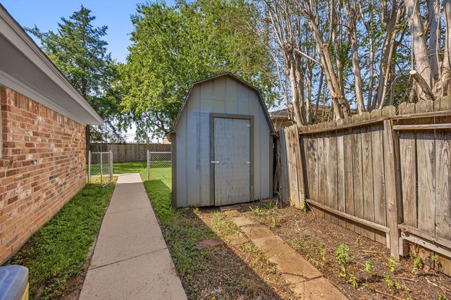 9739 Philmont Drive, Houston, TX 77080