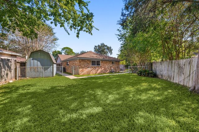 9739 Philmont Drive, Houston, TX 77080