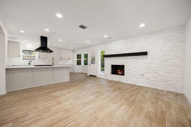 9739 Philmont Drive, Houston, TX 77080