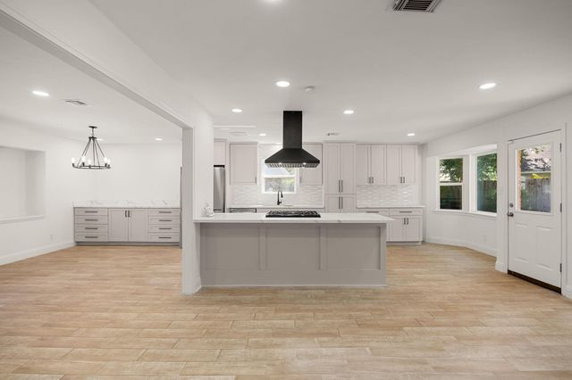 9739 Philmont Drive, Houston, TX 77080
