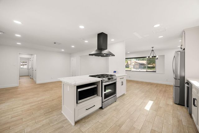 9739 Philmont Drive, Houston, TX 77080
