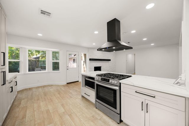 9739 Philmont Drive, Houston, TX 77080