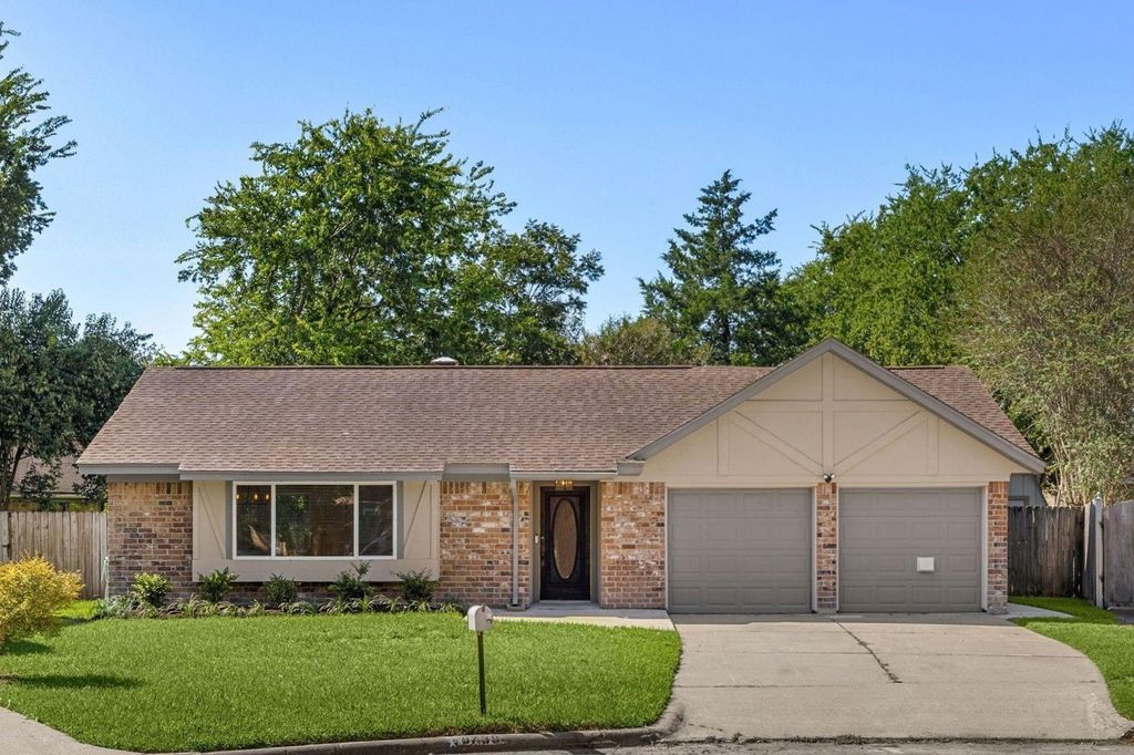 9739 Philmont Drive, Houston, TX 77080