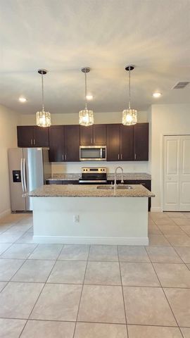 684 MARION OAKS MANOR, Ocala, FL 34473