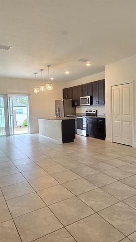 684 MARION OAKS MANOR, Ocala, FL 34473