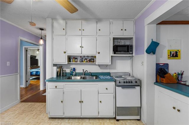 2709 Konnoak Drive, Winston-salem, NC 27127