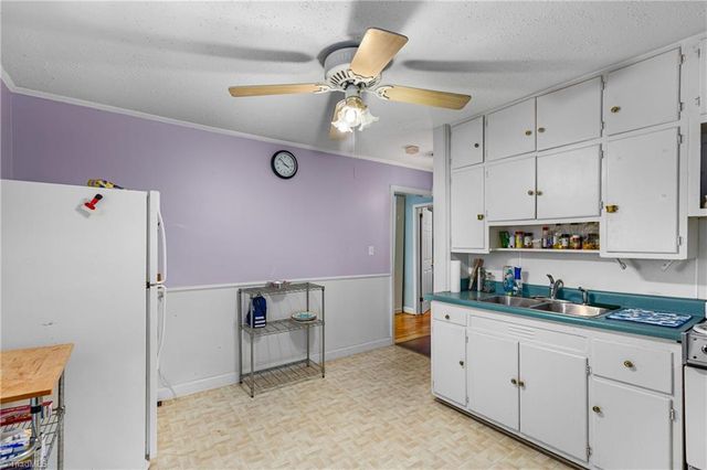 2709 Konnoak Drive, Winston-salem, NC 27127
