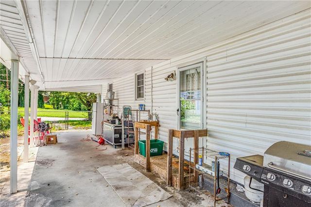 2709 Konnoak Drive, Winston-salem, NC 27127
