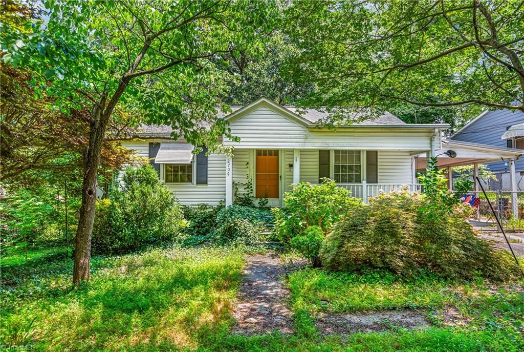 2709 Konnoak Drive, Winston-salem, NC 27127