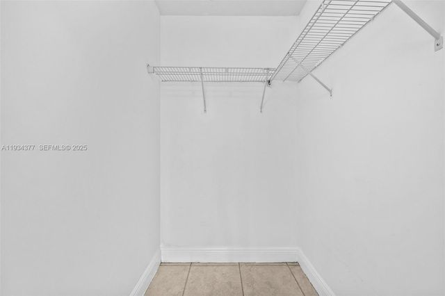 2437 W 78th St 104, Hialeah, FL 33016