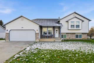 1143 W 1640 N, Clinton, UT 84015