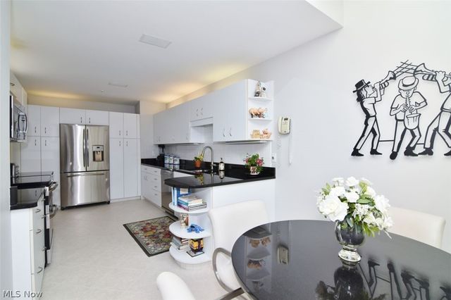 25450 Fairmount 6, Beachwood, OH 44122