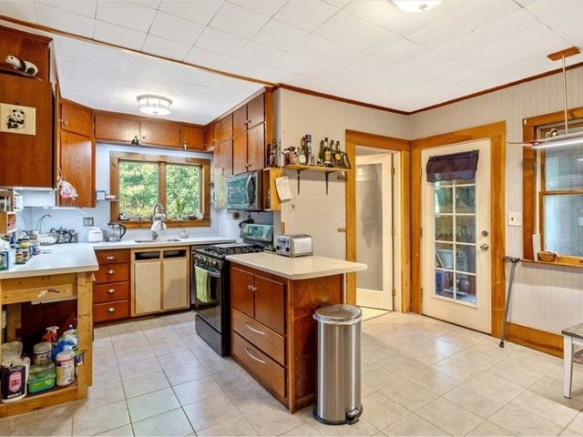 30 North Avenue, Richford, VT 05476