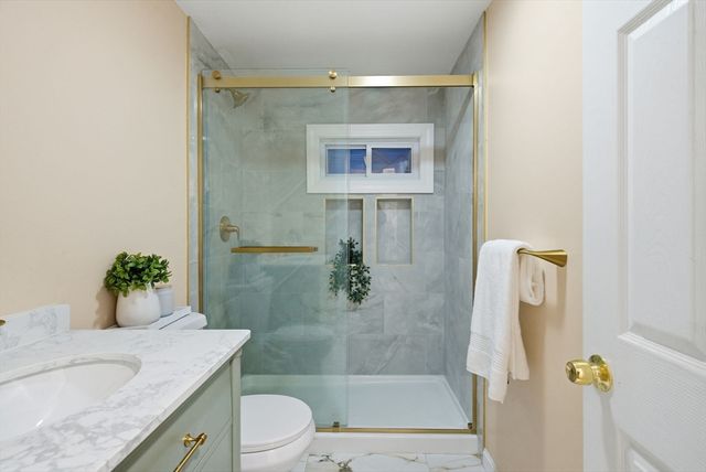 78 Linda St, Abington, MA 02351