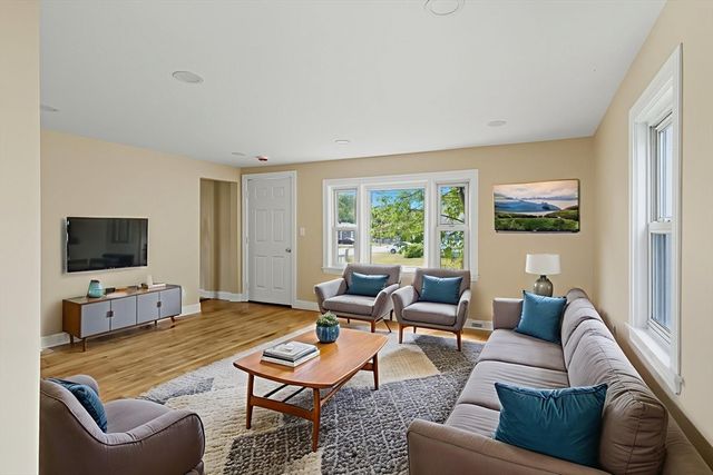 78 Linda St, Abington, MA 02351