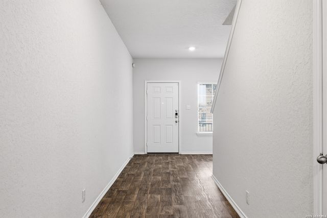 6630 Greensleeves, San Antonio, TX 78252
