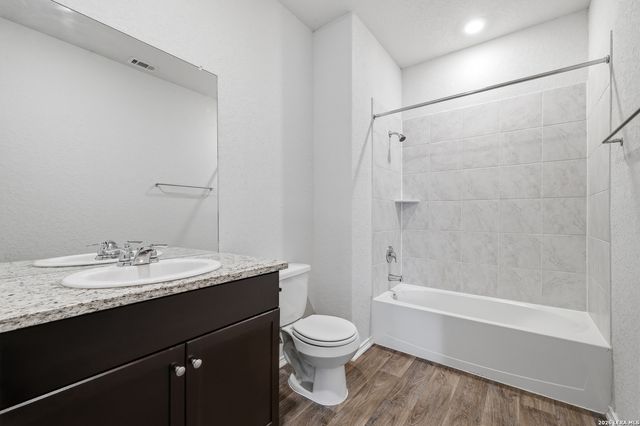 6630 Greensleeves, San Antonio, TX 78252