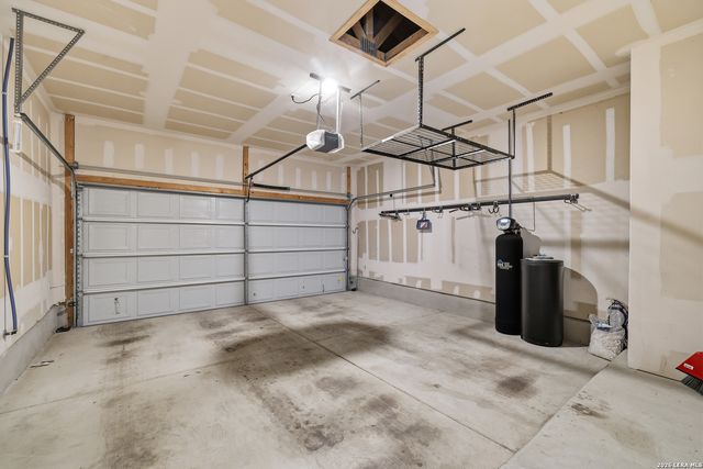 6630 Greensleeves, San Antonio, TX 78252
