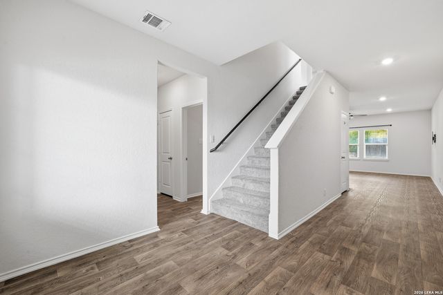 6630 Greensleeves, San Antonio, TX 78252