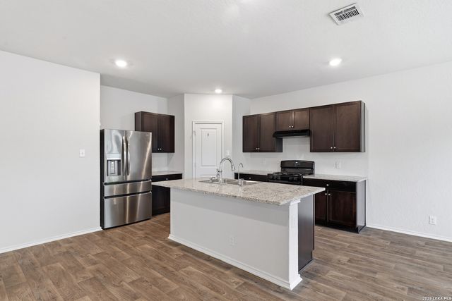 6630 Greensleeves, San Antonio, TX 78252
