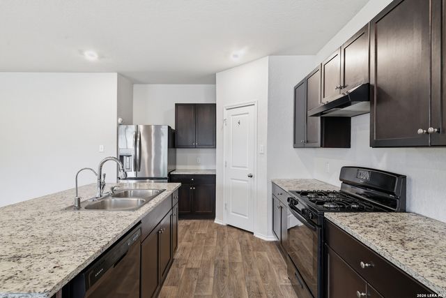 6630 Greensleeves, San Antonio, TX 78252