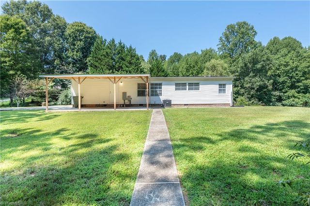 185 Marlin Boulevard, Mount Airy, NC 27030