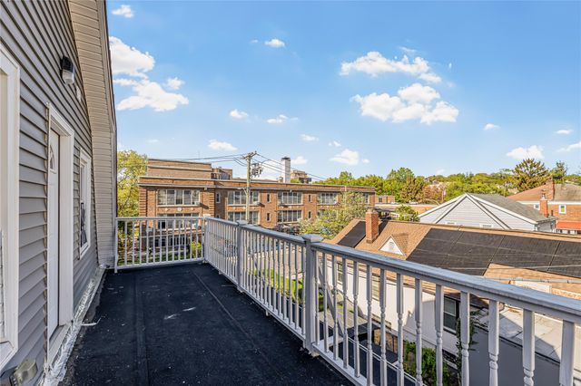 376 Hawthorne Avenue, Yonkers, NY 10705
