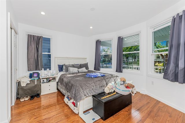 376 Hawthorne Avenue, Yonkers, NY 10705