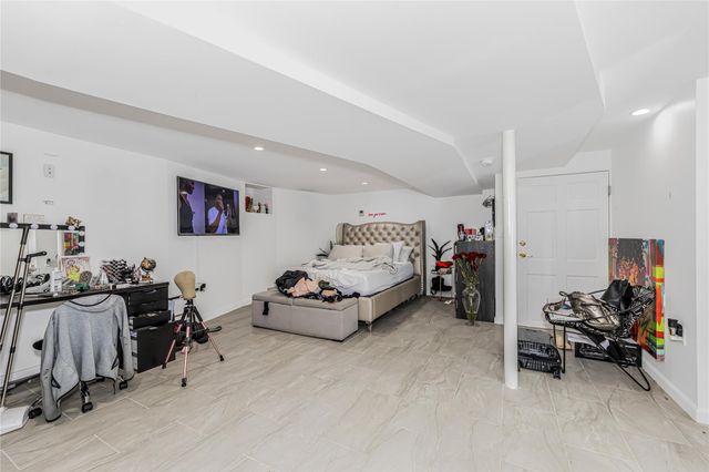 376 Hawthorne Avenue, Yonkers, NY 10705