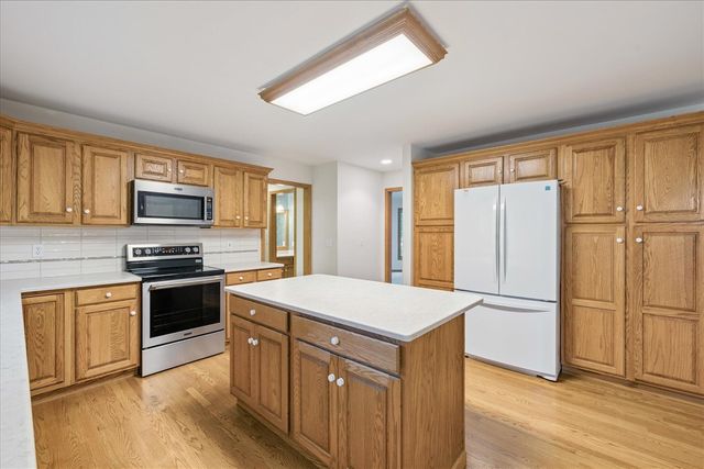 2611 Walden Woods Court, Midland, MI 48640