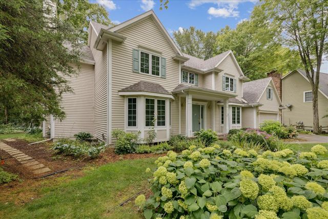 2611 Walden Woods Court, Midland, MI 48640