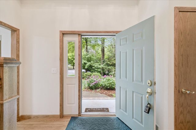 2611 Walden Woods Court, Midland, MI 48640