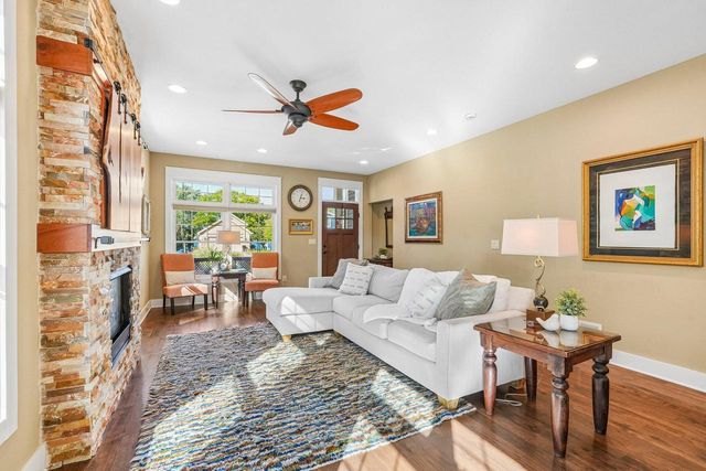 N20 W29987 W Glen Cove ROAD, Pewaukee, WI 53072