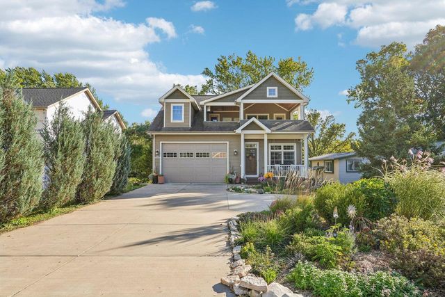 N20 W29987 W Glen Cove ROAD, Pewaukee, WI 53072