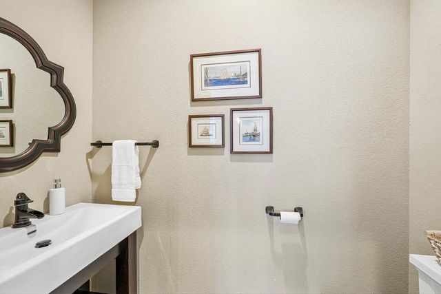 N20 W29987 W Glen Cove ROAD, Pewaukee, WI 53072