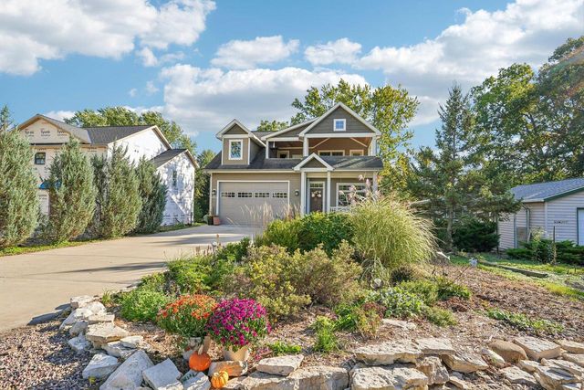 N20 W29987 W Glen Cove ROAD, Pewaukee, WI 53072