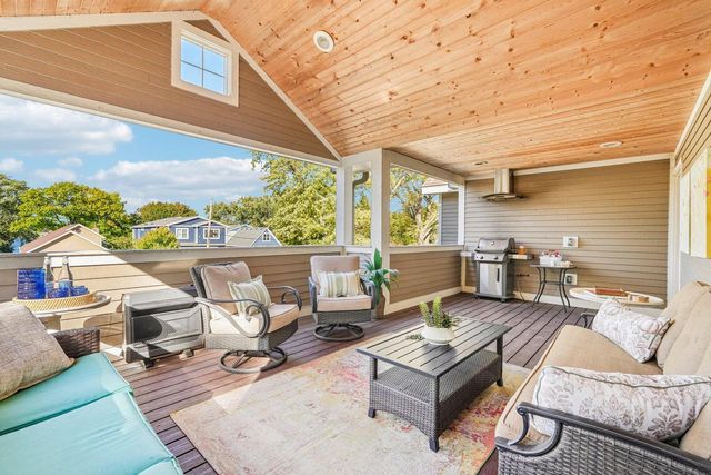 N20 W29987 W Glen Cove ROAD, Pewaukee, WI 53072