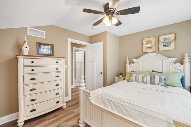 N20 W29987 W Glen Cove ROAD, Pewaukee, WI 53072