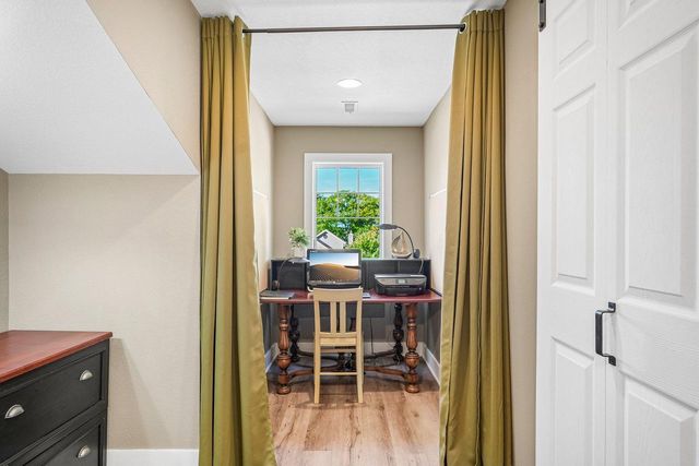 N20 W29987 W Glen Cove ROAD, Pewaukee, WI 53072