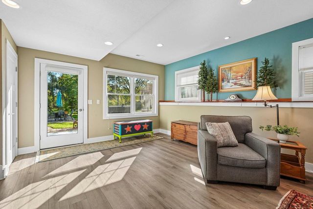 N20 W29987 W Glen Cove ROAD, Pewaukee, WI 53072