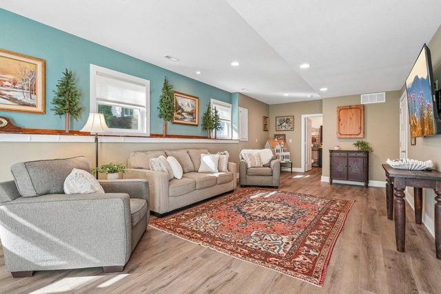 N20 W29987 W Glen Cove ROAD, Pewaukee, WI 53072