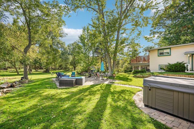 N20 W29987 W Glen Cove ROAD, Pewaukee, WI 53072