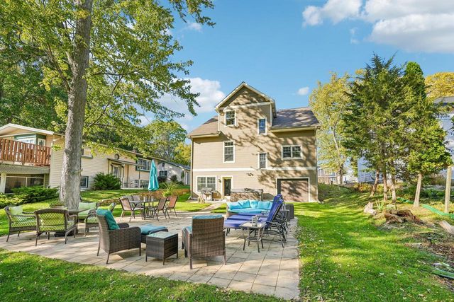 N20 W29987 W Glen Cove ROAD, Pewaukee, WI 53072