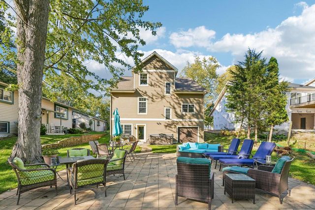 N20 W29987 W Glen Cove ROAD, Pewaukee, WI 53072