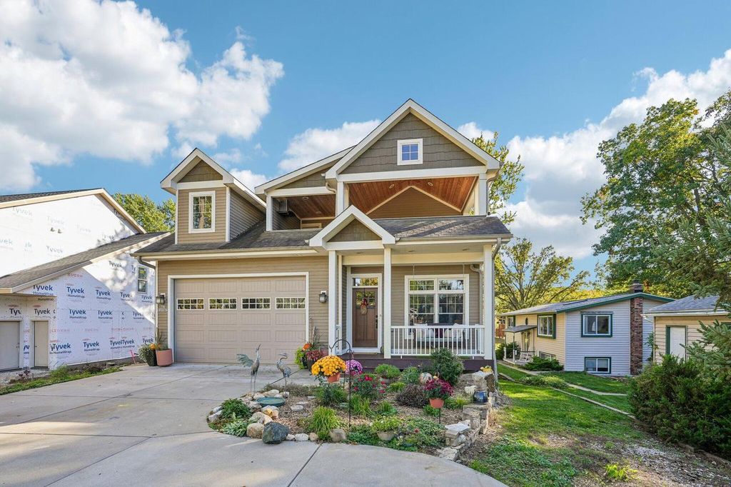 N20 W29987 W Glen Cove ROAD, Pewaukee, WI 53072